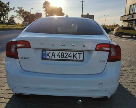Вольво С60 2013 в Киеве на Automoto.ua Белый Вольво С60, объемом двигателя 2.52 л и пробегом 164 тыс. км за 12500 $, фото 1 на Automoto.ua