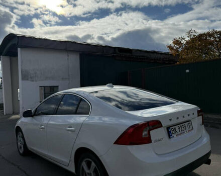 Білий Вольво С60, об'ємом двигуна 2.5 л та пробігом 266 тис. км за 7950 $, фото 4 на Automoto.ua