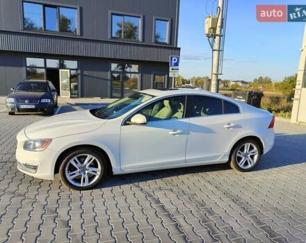 Вольво С60 2013 в Киеве на Automoto.ua Белый Вольво С60, объемом двигателя 2.52 л и пробегом 164 тыс. км за 12500 $, фото 5 на Automoto.ua