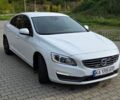 Белый Вольво С60, объемом двигателя 1.98 л и пробегом 146 тыс. км за 12000 $, фото 1 на Automoto.ua