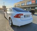 Вольво С60 2013 в Киеве на Automoto.ua Белый Вольво С60, объемом двигателя 2.52 л и пробегом 164 тыс. км за 12500 $, фото 3 на Automoto.ua