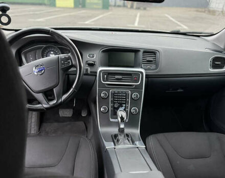 Белый Вольво С60, объемом двигателя 2 л и пробегом 265 тыс. км за 13000 $, фото 4 на Automoto.ua