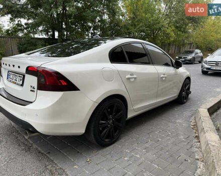 Белый Вольво С60, объемом двигателя 3 л и пробегом 155 тыс. км за 14999 $, фото 1 на Automoto.ua