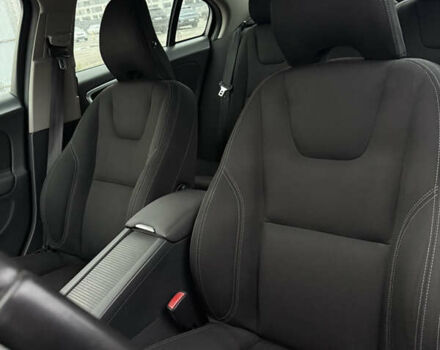 Белый Вольво С60, объемом двигателя 2 л и пробегом 265 тыс. км за 13000 $, фото 3 на Automoto.ua