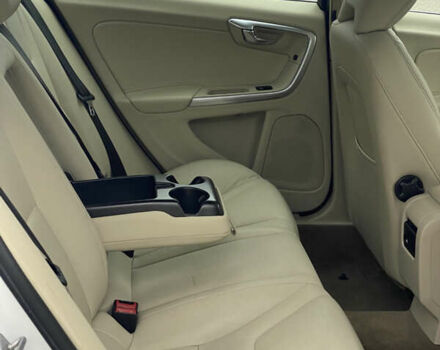 Белый Вольво С60, объемом двигателя 2 л и пробегом 260 тыс. км за 8300 $, фото 27 на Automoto.ua