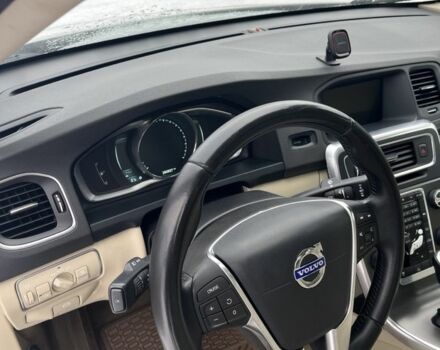 Білий Вольво С60, об'ємом двигуна 2 л та пробігом 260 тис. км за 7600 $, фото 5 на Automoto.ua