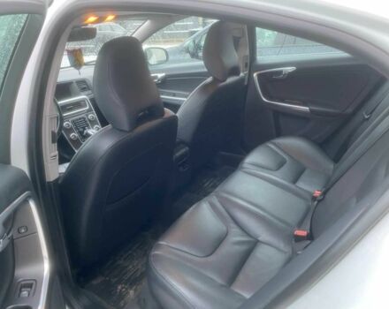 Білий Вольво С60, об'ємом двигуна 2.5 л та пробігом 250 тис. км за 11500 $, фото 13 на Automoto.ua