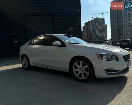 Вольво С60 2014 в Киеве на Automoto.ua Белый Вольво С60, объемом двигателя 1.97 л и пробегом 190 тыс. км за 9999 $, фото 2 на Automoto.ua