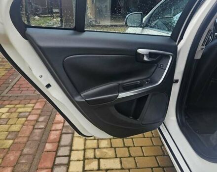 Белый Вольво С60, объемом двигателя 1.97 л и пробегом 236 тыс. км за 10200 $, фото 14 на Automoto.ua