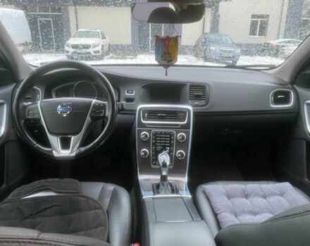 Білий Вольво С60, об'ємом двигуна 2.5 л та пробігом 250 тис. км за 11500 $, фото 10 на Automoto.ua