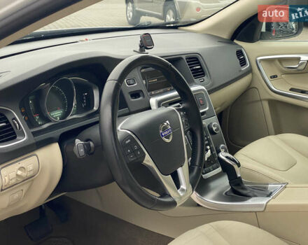 Белый Вольво С60, объемом двигателя 2 л и пробегом 260 тыс. км за 8300 $, фото 9 на Automoto.ua