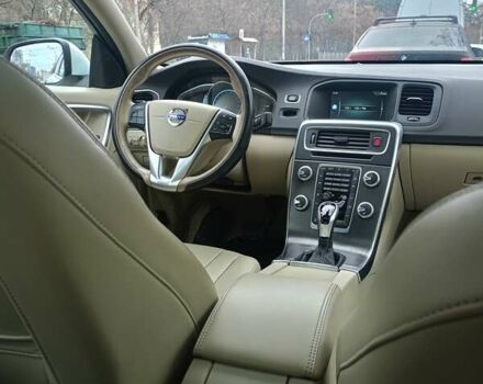 Белый Вольво С60, объемом двигателя 1.98 л и пробегом 146 тыс. км за 10500 $, фото 11 на Automoto.ua