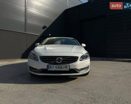 Вольво С60 2014 в Киеве на Automoto.ua Белый Вольво С60, объемом двигателя 1.97 л и пробегом 190 тыс. км за 9999 $, фото 3 на Automoto.ua