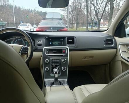 Белый Вольво С60, объемом двигателя 1.98 л и пробегом 146 тыс. км за 10500 $, фото 10 на Automoto.ua