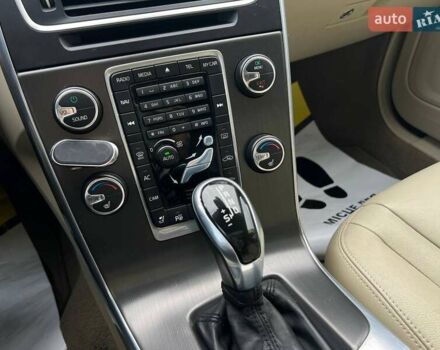 Білий Вольво С60, об'ємом двигуна 1.97 л та пробігом 176 тис. км за 13500 $, фото 17 на Automoto.ua