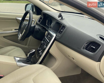 Белый Вольво С60, объемом двигателя 2 л и пробегом 260 тыс. км за 8300 $, фото 10 на Automoto.ua