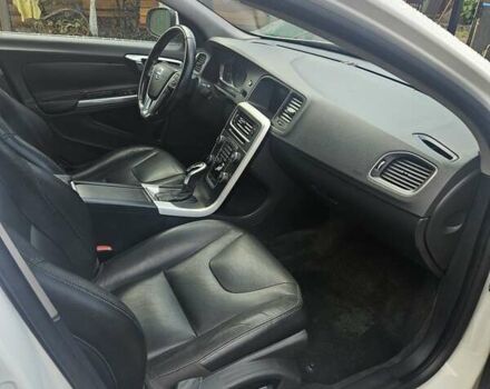 Белый Вольво С60, объемом двигателя 1.97 л и пробегом 236 тыс. км за 10200 $, фото 13 на Automoto.ua