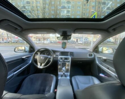 Білий Вольво С60, об'ємом двигуна 2.5 л та пробігом 250 тис. км за 11500 $, фото 9 на Automoto.ua