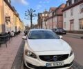 Белый Вольво С60, объемом двигателя 2.5 л и пробегом 314 тыс. км за 11800 $, фото 1 на Automoto.ua