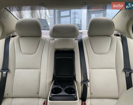 Белый Вольво С60, объемом двигателя 2 л и пробегом 260 тыс. км за 8300 $, фото 32 на Automoto.ua