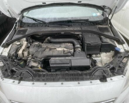 Білий Вольво С60, об'ємом двигуна 2.5 л та пробігом 250 тис. км за 11500 $, фото 23 на Automoto.ua