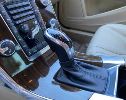 Белый Вольво С60, объемом двигателя 2 л и пробегом 80 тыс. км за 7500 $, фото 12 на Automoto.ua