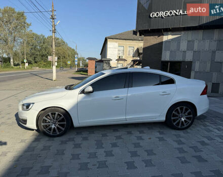 Белый Вольво С60, объемом двигателя 1.97 л и пробегом 176 тыс. км за 13500 $, фото 5 на Automoto.ua