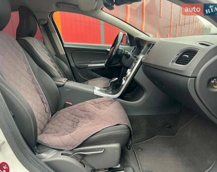 Белый Вольво С60, объемом двигателя 1.98 л и пробегом 215 тыс. км за 12690 $, фото 9 на Automoto.ua