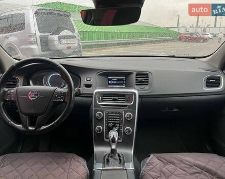 Белый Вольво С60, объемом двигателя 1.98 л и пробегом 215 тыс. км за 12690 $, фото 12 на Automoto.ua