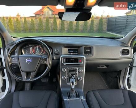 Білий Вольво С60, об'ємом двигуна 2 л та пробігом 190 тис. км за 13990 $, фото 32 на Automoto.ua