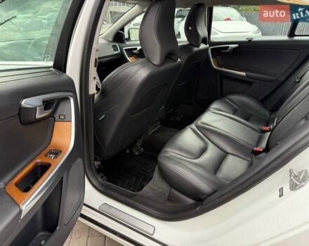 Белый Вольво С60, объемом двигателя 2.52 л и пробегом 118 тыс. км за 8900 $, фото 11 на Automoto.ua