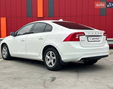 Белый Вольво С60, объемом двигателя 1.98 л и пробегом 215 тыс. км за 14490 $, фото 4 на Automoto.ua