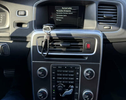 Белый Вольво С60, объемом двигателя 1.97 л и пробегом 176 тыс. км за 13500 $, фото 15 на Automoto.ua