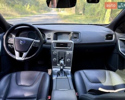 Белый Вольво С60, объемом двигателя 2 л и пробегом 162 тыс. км за 14500 $, фото 12 на Automoto.ua