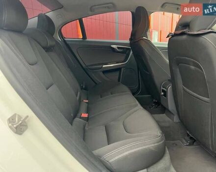 Белый Вольво С60, объемом двигателя 1.98 л и пробегом 215 тыс. км за 14490 $, фото 8 на Automoto.ua