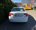 Белый Вольво С60, объемом двигателя 2.5 л и пробегом 247 тыс. км за 9900 $, фото 3 на Automoto.ua