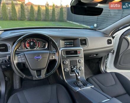 Білий Вольво С60, об'ємом двигуна 2 л та пробігом 190 тис. км за 13990 $, фото 31 на Automoto.ua