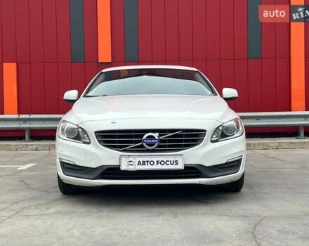 Белый Вольво С60, объемом двигателя 1.98 л и пробегом 215 тыс. км за 14490 $, фото 2 на Automoto.ua
