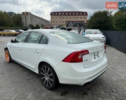 Белый Вольво С60, объемом двигателя 2.52 л и пробегом 118 тыс. км за 8900 $, фото 16 на Automoto.ua