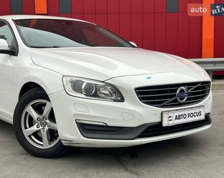 Белый Вольво С60, объемом двигателя 1.98 л и пробегом 215 тыс. км за 14490 $, фото 1 на Automoto.ua