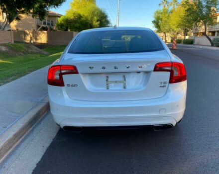 Белый Вольво С60, объемом двигателя 2 л и пробегом 80 тыс. км за 7500 $, фото 5 на Automoto.ua