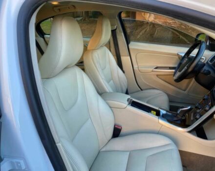 Белый Вольво С60, объемом двигателя 2 л и пробегом 80 тыс. км за 7500 $, фото 8 на Automoto.ua