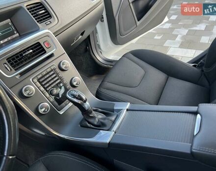 Білий Вольво С60, об'ємом двигуна 2 л та пробігом 190 тис. км за 13990 $, фото 39 на Automoto.ua