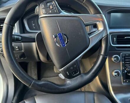 Белый Вольво С60, объемом двигателя 2 л и пробегом 162 тыс. км за 14500 $, фото 10 на Automoto.ua