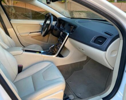 Белый Вольво С60, объемом двигателя 2 л и пробегом 80 тыс. км за 7500 $, фото 11 на Automoto.ua