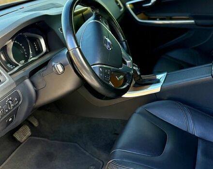 Білий Вольво С60, об'ємом двигуна 2 л та пробігом 32 тис. км за 17000 $, фото 3 на Automoto.ua