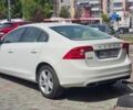 Белый Вольво С60, объемом двигателя 2.5 л и пробегом 246 тыс. км за 10800 $, фото 4 на Automoto.ua