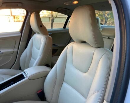 Белый Вольво С60, объемом двигателя 2 л и пробегом 80 тыс. км за 7500 $, фото 13 на Automoto.ua