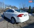 Белый Вольво С60, объемом двигателя 2.5 л и пробегом 246 тыс. км за 11500 $, фото 3 на Automoto.ua