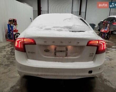 Белый Вольво С60, объемом двигателя 2.5 л и пробегом 120 тыс. км за 2900 $, фото 5 на Automoto.ua